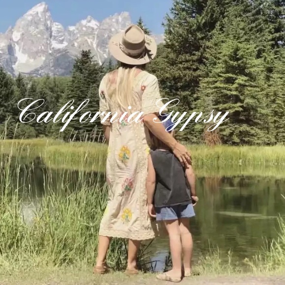 LAST ONE Embroidered Floral Midi Dress - Picture 11 of 16